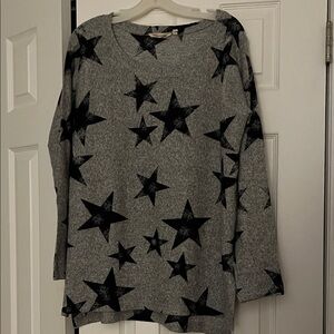 Women's Gray Star Print Top
